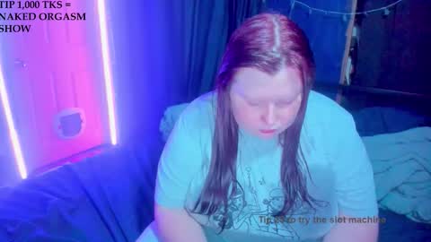 Snapshot of molly_moons chatting on 02-05-26, 01:05 molly_moons online show from 02-05-26, 01:05