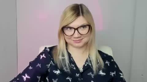 Molly online show from 10-26-25, 12:55