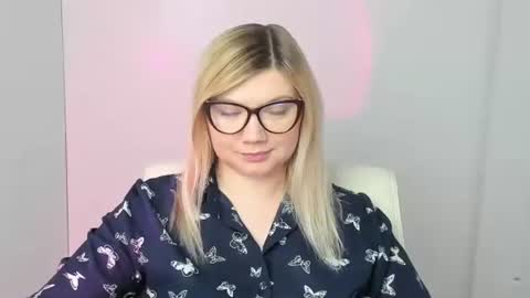 Molly online show from 11-10-25, 12:59