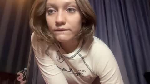 molly_poly online show from 12-19-25, 05:53