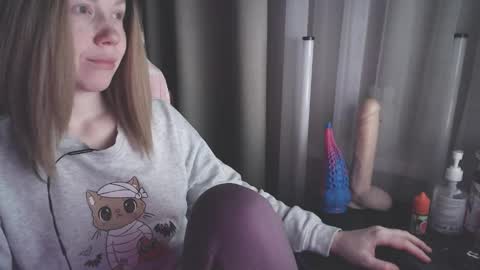 I have new photos come and see with love Molly online show from 01-23-25, 01:41