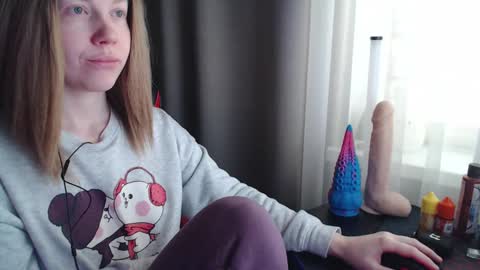 I have new photos come and see with love Molly online show from 02-16-25, 12:43