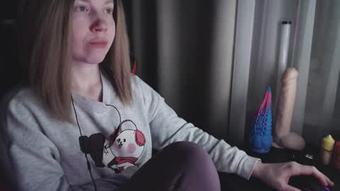 I have new photos come and see with love Molly online show from 02-16-25, 11:26