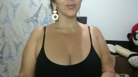 Snapshot of mollybunny01 chatting on 10-03-25, 11:13 Molly Bunny online show from 10-03-25, 11:13