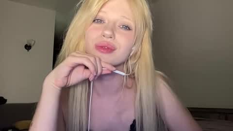 Snapshot of mollycodle chatting on 10-01-25, 06:58 Goddess Katherine online show from 10-01-25, 06:58