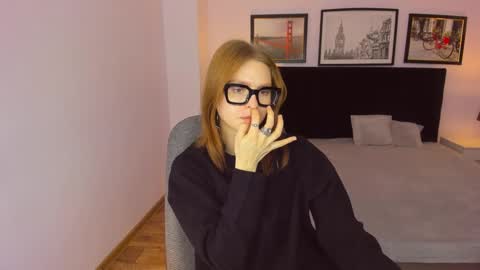 Snapshot of mollydangerous chatting on 12-15-24, 11:34 Taisha online show from 12-15-24, 11:34