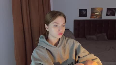 Snapshot of mollydangerous chatting on 12-28-24, 09:42 Taisha online show from 12-28-24, 09:42