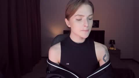 Snapshot of mollydangerous chatting on 01-11-25, 10:29 Taisha online show from 01-11-25, 10:29