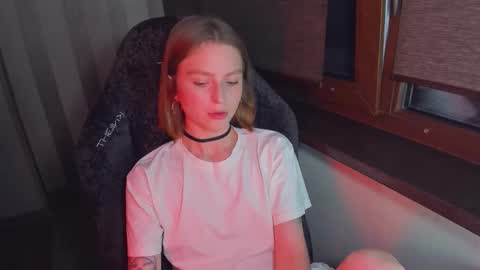 Snapshot of mollydangerous chatting on 09-21-25, 03:35 Taisha online show from 09-21-25, 03:35