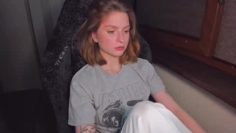 Snapshot of mollydangerous chatting on 10-25-25, 05:40 Taisha online show from 10-25-25, 05:40