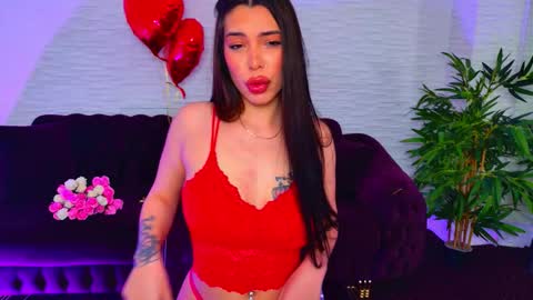 Snapshot of mollydolley chatting on 02-16-26, 09:11 Julia online show from 02-16-26, 09:11