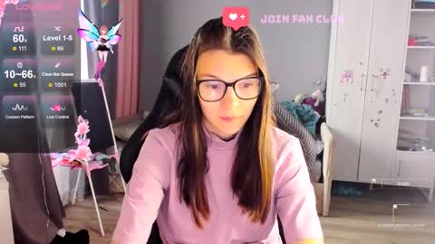  KIRA  online show from 10-06-25, 04:10