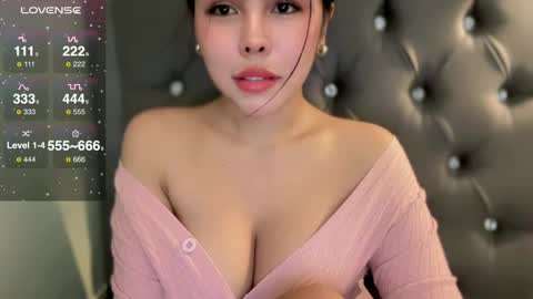 molly online show from 11-05-25, 04:34