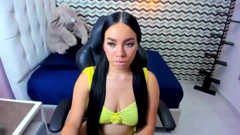 MOLLY online show from 10-25-25, 07:08