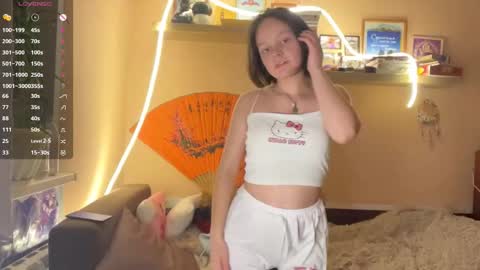 Snapshot of moltenpeach chatting on 02-20-26, 04:07 Hermina online show from 02-20-26, 04:07
