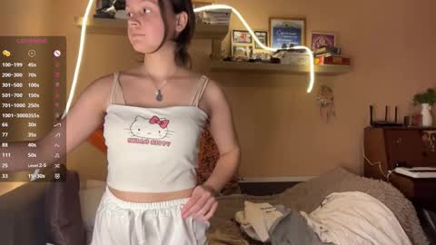 Snapshot of moltenpeach chatting on 02-24-26, 05:11 Hermina online show from 02-24-26, 05:11