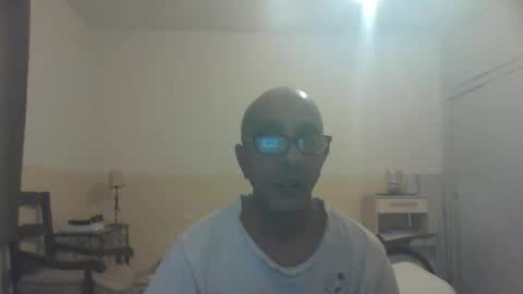 Snapshot of moment71200 chatting on 01-06-25, 09:22 moment71200 online show from 01-06-25, 09:22