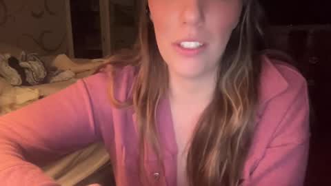 Snapshot of mommyofyourdreams chatting on 01-11-25, 08:11 southernsweetheartforyou online show from 01-11-25, 08:11