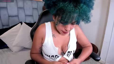 Snapshot of momo_ayasse chatting on 09-15-25, 01:49 Momo online show from 09-15-25, 01:49