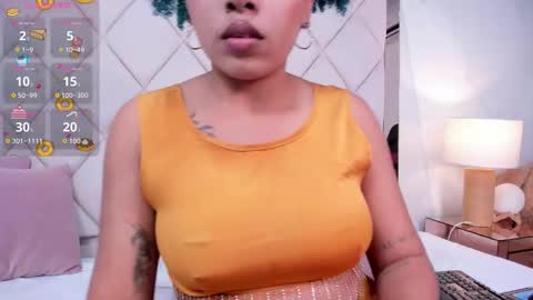 Snapshot of momo_ayasse chatting on 09-17-25, 10:33 Momo online show from 09-17-25, 10:33