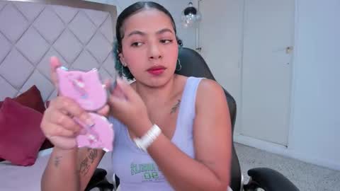 Snapshot of momo_ayasse chatting on 12-02-25, 09:54 Momo online show from 12-02-25, 09:54