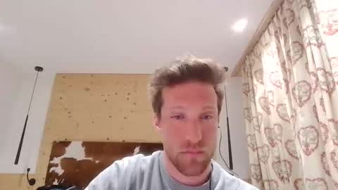 moms_little_monster online show from 11-19-25, 09:37