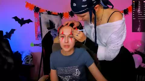 Snapshot of mona_cloud chatting on 10-23-25, 07:12 Mona online show from 10-23-25, 07:12