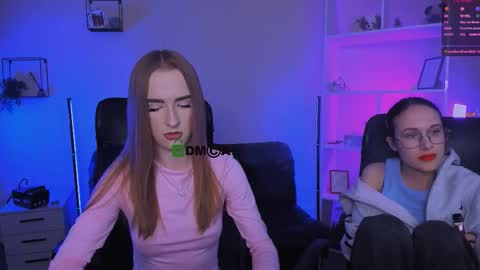 Snapshot of mona_cloud chatting on 11-06-25, 08:21 Mona online show from 11-06-25, 08:21