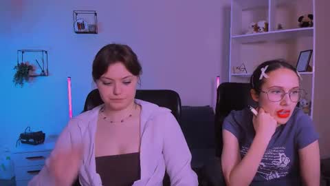 Snapshot of mona_cloud chatting on 11-09-25, 08:07 Mona online show from 11-09-25, 08:07