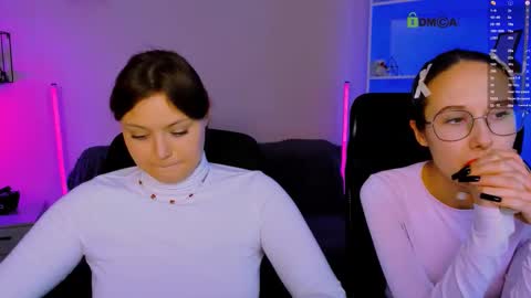 Snapshot of mona_cloud chatting on 11-12-25, 08:08 Mona online show from 11-12-25, 08:08