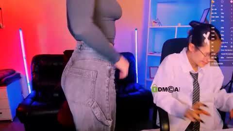 Snapshot of mona_cloud chatting on 11-15-25, 08:16 Mona online show from 11-15-25, 08:16