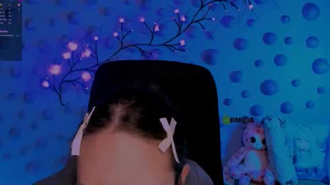 Snapshot of mona_cloud chatting on 12-18-25, 09:21 Mona online show from 12-18-25, 09:21