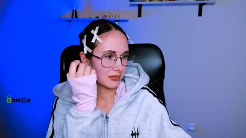 Snapshot of mona_cloud chatting on 01-31-26, 08:40 Mona online show from 01-31-26, 08:40