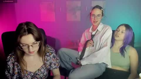 Snapshot of mona_cloud chatting on 02-19-26, 08:27 Mona online show from 02-19-26, 08:27