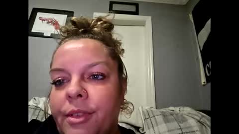 monamakeumoana88 online show from 11-19-25, 10:54