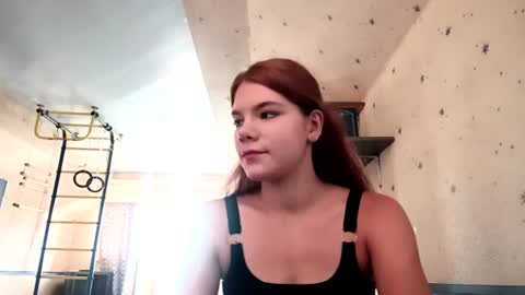 Snapshot of monameltz chatting on 08-05-26, 05:10 Violetta online show from 08-05-26, 05:10