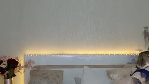 Monaxxx  online show from 12-25-24, 12:15