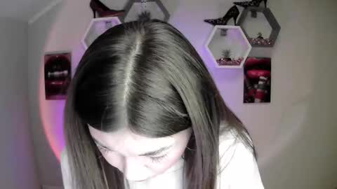 sweet girl and shine body online show from 09-18-25, 07:10