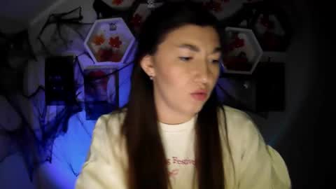 sweet girl and shine body online show from 10-01-25, 06:47