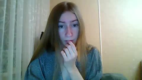 Snapshot of monica_tamayo chatting on 02-10-26, 04:44 Monica online show from 02-10-26, 04:44