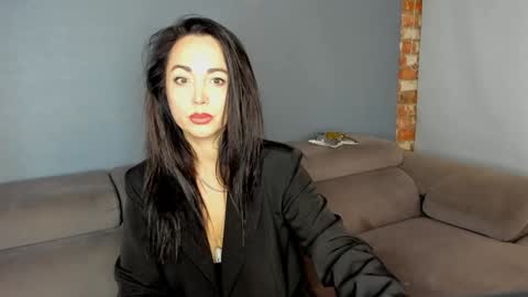monica_weisss online show from 01-25-25, 05:19