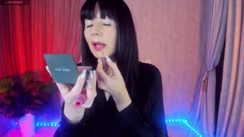 Monica online show from 11-08-25, 01:33