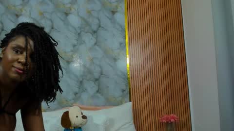 Snapshot of monicaroux chatting on 11-27-25, 02:41 online show from 11-27-25, 02:41