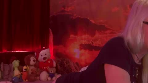 Snapshot of monicutex chatting on 03-08-25, 03:28 Monika    online show from 03-08-25, 03:28