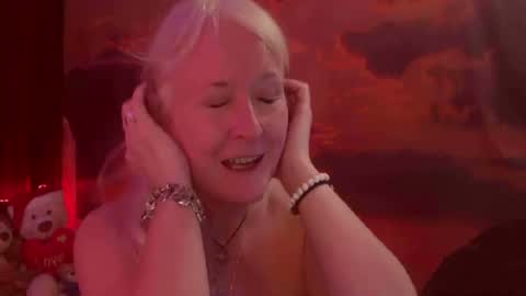 Snapshot of monicutex chatting on 03-08-25, 06:32 Monika    online show from 03-08-25, 06:32