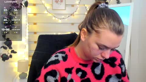 Monika online show from 02-08-26, 01:25