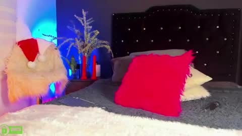 Monique  online show from 12-06-24, 02:35