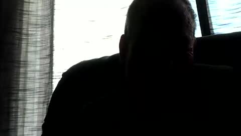 Snapshot of monkeedance chatting on 12-24-24, 08:05 Monkee Dance online show from 12-24-24, 08:05