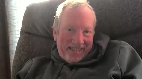 Snapshot of monkeedance chatting on 11-26-25, 09:38 Monkee Dance online show from 11-26-25, 09:38