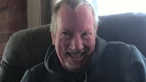 Snapshot of monkeedance chatting on 11-30-25, 07:29 Monkee Dance online show from 11-30-25, 07:29